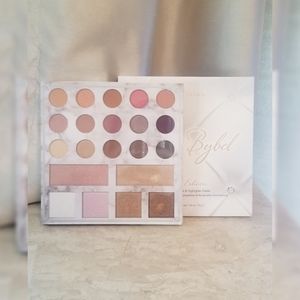 🖤New🖤Carli Bybel Eyeshadow & Highlighter Palette